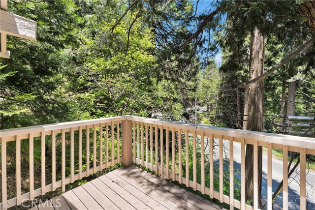 101 Rockledge Lane, Lake Arrowhead CA: https://media.crmls.org/medias/3f315a55-f128-4945-bd1a-e9a5edba7e0a.jpg