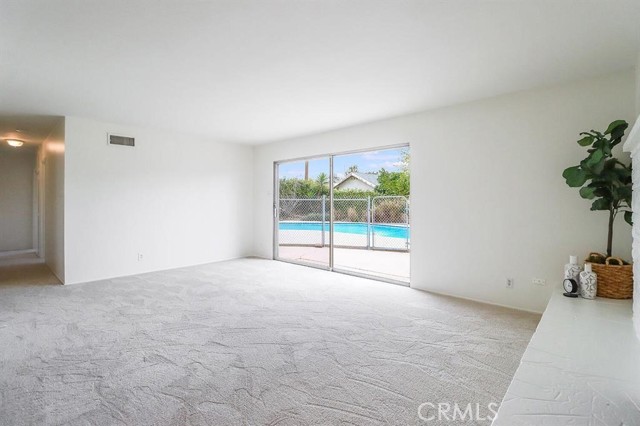 Detail Gallery Image 4 of 20 For 1870 Burch Ave, Simi Valley,  CA 93063 - 3 Beds | 2 Baths