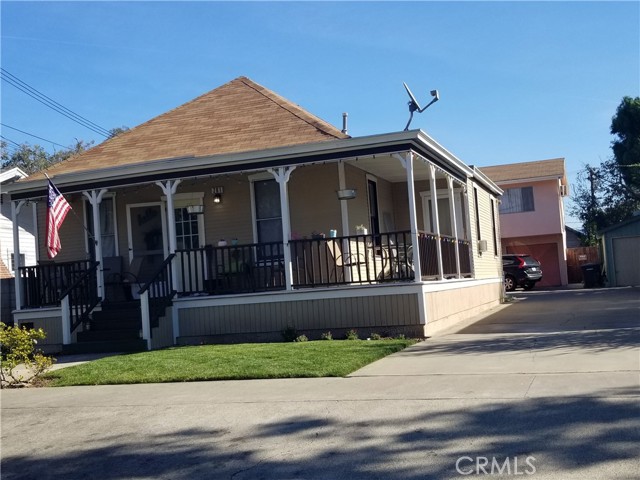 Detail Gallery Image 3 of 7 For 281 N Grand, Orange,  CA 92866 - 3 Beds | 2 Baths