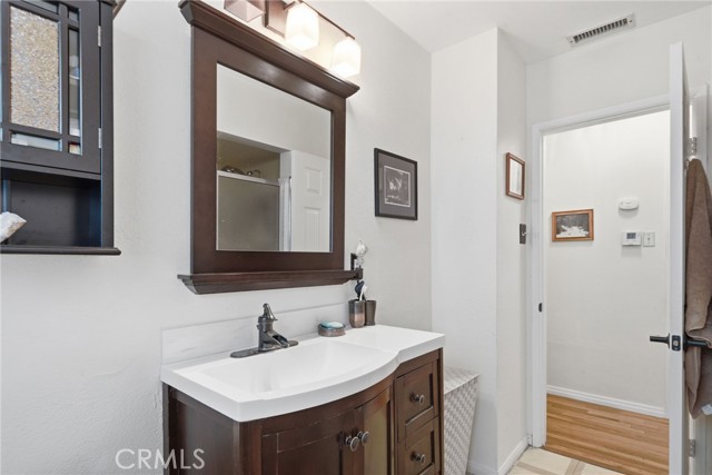 Detail Gallery Image 10 of 17 For 3632 W 157th St, Lawndale,  CA 90260 - 3 Beds | 1 Baths
