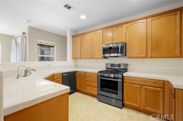 Detail Gallery Image 9 of 28 For 15659 Vista Way #100,  Lake Elsinore,  CA 92532 - 2 Beds | 2 Baths