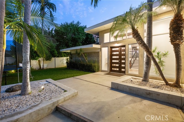 10255 Overhill Drive, Santa Ana CA: https://media.crmls.org/medias/3f32d8d2-3d61-44ed-b10c-472fd253d2cc.jpg