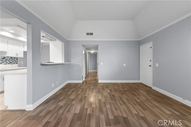 1477 Clemson Way Way, Riverside CA: https://media.crmls.org/medias/3f3309b4-9ba1-4d29-932b-0b2641686037.jpg
