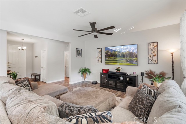 Detail Gallery Image 14 of 36 For 20793 Spring Mountain Rd, Riverside,  CA 92507 - 4 Beds | 2 Baths