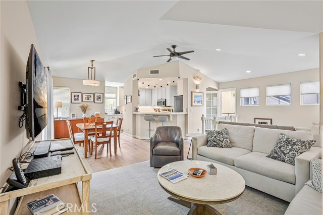 Detail Gallery Image 7 of 36 For 1034 Isabella Ave, Coronado,  CA 92118 - 6 Beds | 5/1 Baths