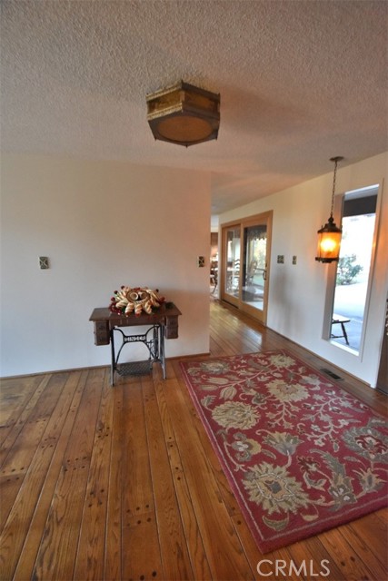 Detail Gallery Image 5 of 39 For 2530 W State Highway 3 Rd, Yreka,  CA 96097 - 4 Beds | 4/1 Baths