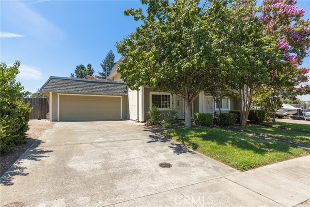 Detail Gallery Image 2 of 11 For 2715 White Ave, Chico,  CA 95973 - 6 Beds | 2/2 Baths