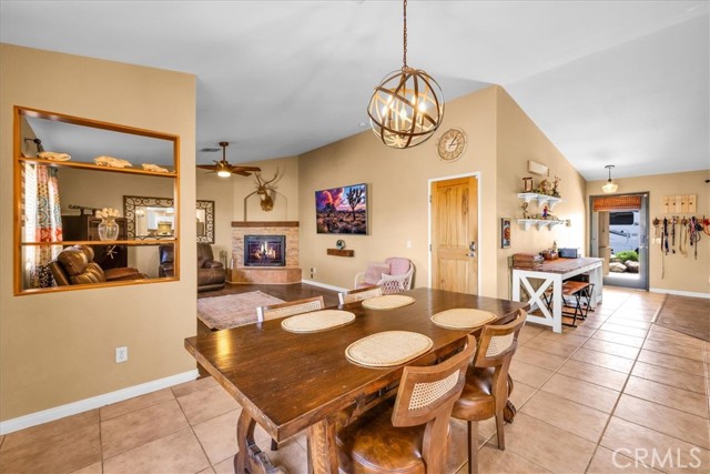 5115 Warren Vista Avenue, Yucca Valley CA: https://media.crmls.org/medias/3f354021-552f-4eb3-9086-eb063aaa32f6.jpg