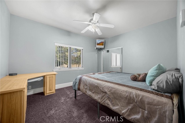 8277 Macron Street, Oak Hills CA: https://media.crmls.org/medias/3f3552b7-edde-4baf-8df2-0e5fa391dd43.jpg