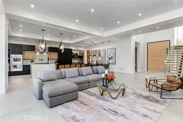 Detail Gallery Image 23 of 75 For 22745 Califa St, Woodland Hills,  CA 91367 - 5 Beds | 4 Baths