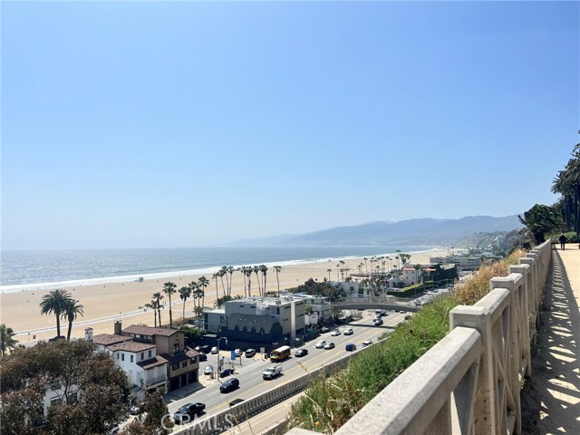 Detail Gallery Image 24 of 26 For 900 Euclid St #307,  Santa Monica,  CA 90403 - 2 Beds | 2 Baths