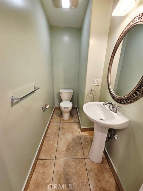 Detail Gallery Image 11 of 32 For 4732 Radford Ave #3,  Valley Village,  CA 91607 - 3 Beds | 3 Baths