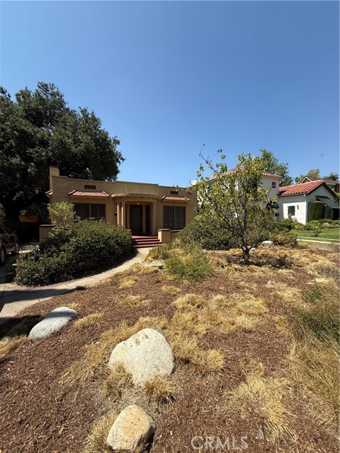 Detail Gallery Image 1 of 1 For 1275 N Hill Ave, Pasadena,  CA 91104 - 3 Beds | 2 Baths
