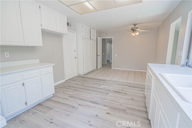 25688 Dorado Drive, Valencia CA: https://media.crmls.org/medias/3f38c059-080f-49af-8075-fd3b18928e84.jpg