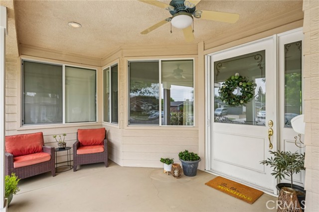 11272 Weatherby Road, Los Alamitos CA: https://media.crmls.org/medias/3f3912cd-298e-4a7b-8ab2-e4c392b64d81.jpg