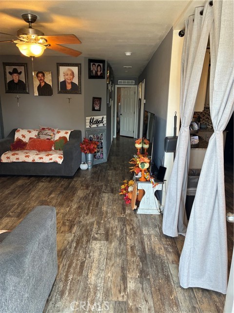 12700 Elliott Avenue, El Monte CA: https://media.crmls.org/medias/3f393d45-1c48-4274-88b9-83fab06c44a1.jpg