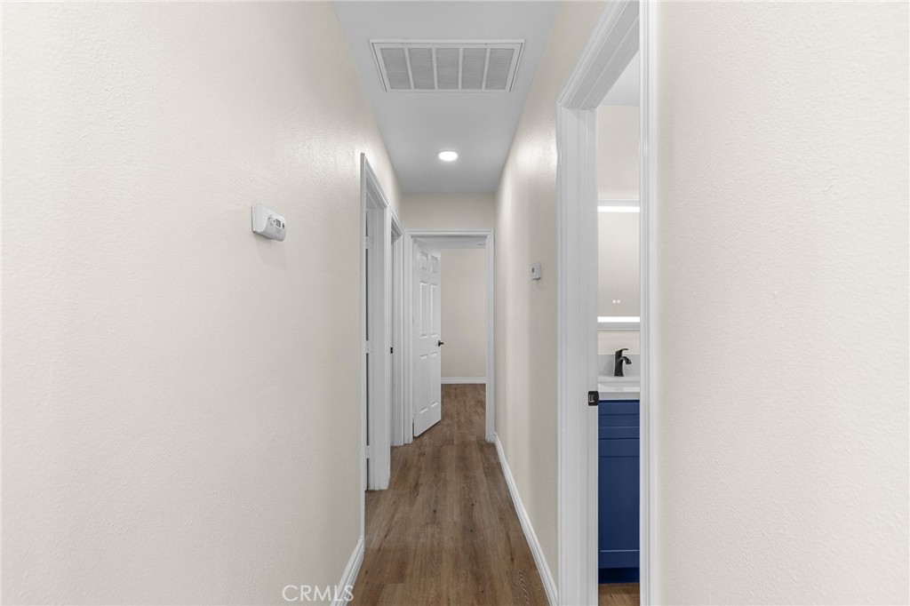 https://media.crmls.org/medias/3f395dd1-ac40-4968-b639-3cb0157588b3.jpg?preset=X-Large