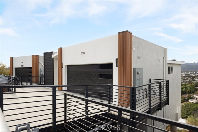 Detail Gallery Image 31 of 32 For 2391 Yorkshire Dr, Los Angeles,  CA 90065 - 3 Beds | 2/1 Baths