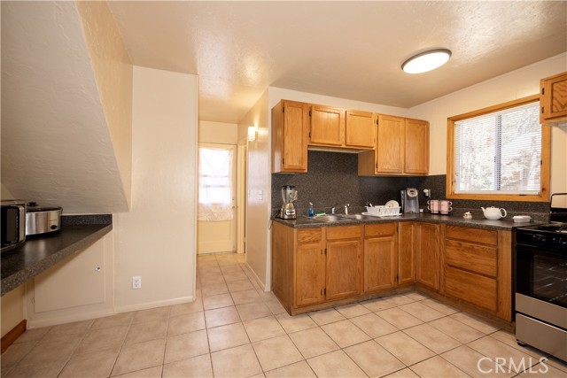 809 San Bernardino Avenue, Sugarloaf CA: https://media.crmls.org/medias/3f3aa387-bae1-4505-93a5-1c56a9dcf6d7.jpg