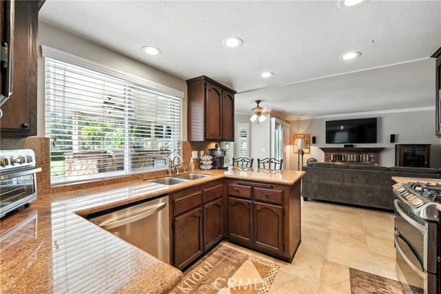 3581 Hillsdale Ranch Road, Chino Hills CA: https://media.crmls.org/medias/3f3ab66d-e9bc-4b40-ad0f-c2ca5ec598ef.jpg