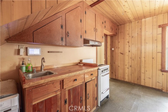 Detail Gallery Image 6 of 25 For 924 W Rainbow Bld, Big Bear City,  CA 92314 - 2 Beds | 1 Baths