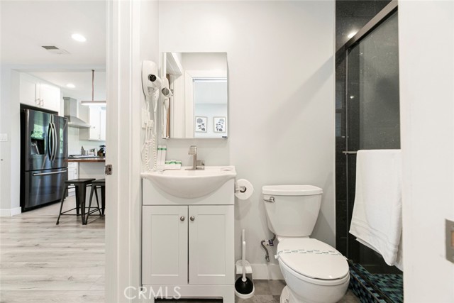 Detail Gallery Image 33 of 43 For 18033 Duncan St, Encino,  CA 91316 - 3 Beds | 2 Baths
