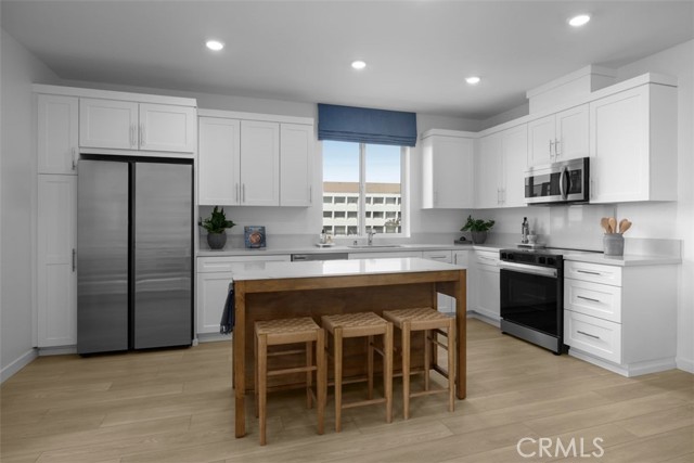 Detail Gallery Image 3 of 5 For 6650 via Vista, Pico Rivera,  CA 90660 - 2 Beds | 2/1 Baths