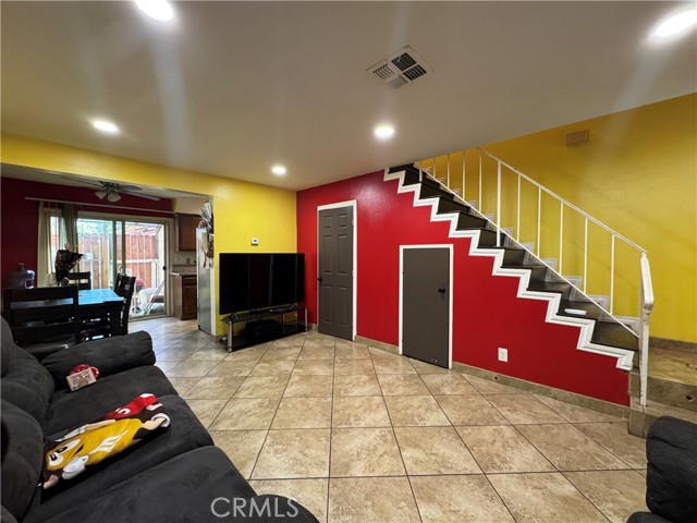 Detail Gallery Image 5 of 8 For 13851 Los Angeles #B,  Baldwin Park,  CA 91706 - 2 Beds | 1/1 Baths