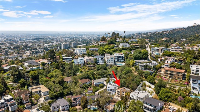 3751 Prestwick Drive, Los Angeles CA: https://media.crmls.org/medias/3f3f1e16-b5af-4b5e-b1f8-ca0241c2c8d2.jpg