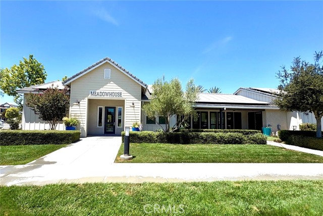 8408 Spirit St, Chino CA: https://media.crmls.org/medias/3f4001a2-1946-46b7-a52e-c3916921230e.jpg
