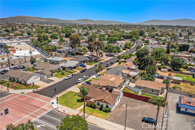 Image 21 of 25 For 700 Brea Boulevard