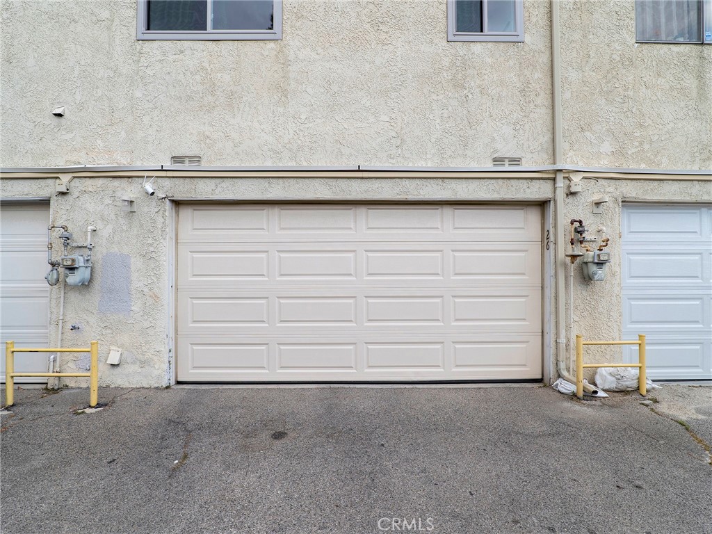 https://media.crmls.org/medias/3f413a20-e95f-438a-a597-b4642c1f6f6f.jpg?preset=X-Large