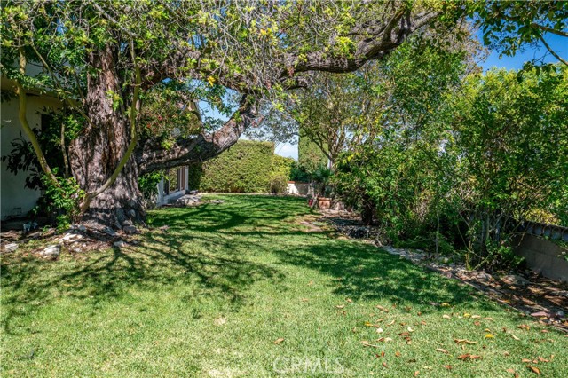 5118 Willow Wood Road, Rolling Hills Estates CA: https://media.crmls.org/medias/3f41509a-2a9e-4e44-a603-ea502ca9d654.jpg