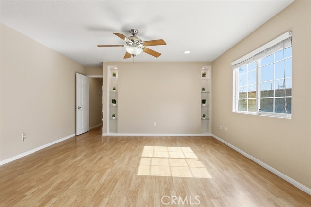 Detail Gallery Image 8 of 29 For 17850 Portside Ln, Victorville,  CA 92395 - 5 Beds | 4 Baths