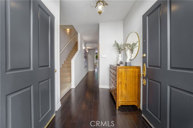 Detail Gallery Image 5 of 40 For 14100 Dickens St #4,  Sherman Oaks,  CA 91423 - 2 Beds | 2/1 Baths