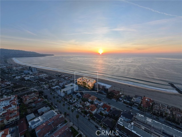 Detail Gallery Image 4 of 60 For 727 Esplanade #302,  Redondo Beach,  CA 90277 - 2 Beds | 2 Baths