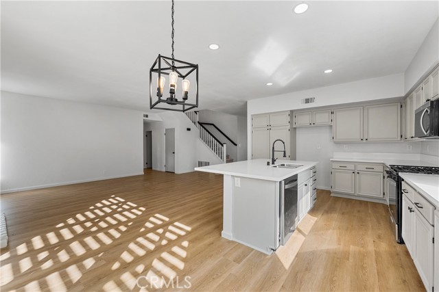 Detail Gallery Image 20 of 60 For 5640 Eisenhower Way, Palmdale,  CA 93552 - 4 Beds | 3 Baths