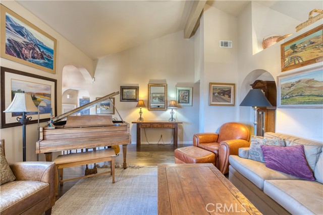 226 Encanto Avenue, Pismo Beach CA: https://media.crmls.org/medias/3f438bbe-6618-4c67-9074-8ae1ada70512.jpg