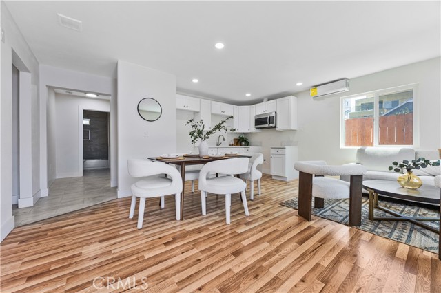 123 W 56th Street, Los Angeles CA: https://media.crmls.org/medias/3f43db6c-f099-4339-8c03-6be24bfbde6a.jpg