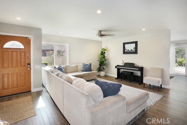 Detail Gallery Image 5 of 46 For 15942 Big Springs, San Diego,  CA 92127 - 3 Beds | 2/1 Baths