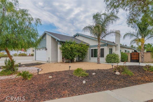 Detail Gallery Image 2 of 28 For 1424 Norfolk St, Corona,  CA 92878 - 4 Beds | 2 Baths