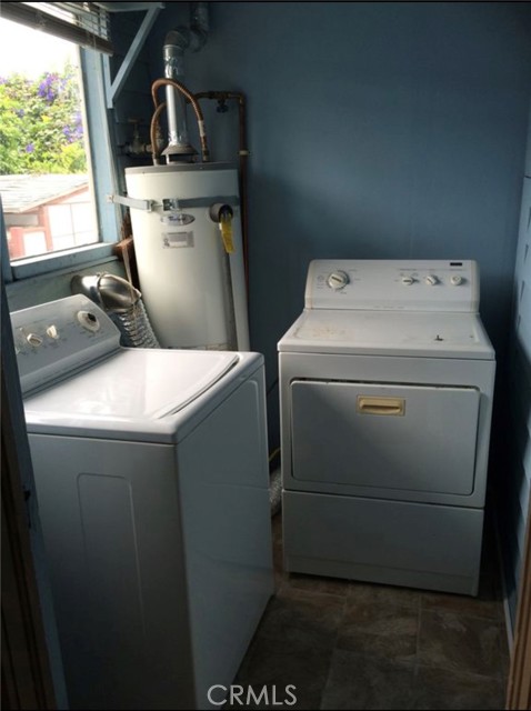 157 153-155 S Laurel Street, Ventura CA: https://media.crmls.org/medias/3f453e0b-6822-49d4-8b55-042d110d494b.jpg