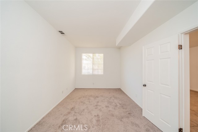 Detail Gallery Image 8 of 61 For 13621 Dellwood Ave, Victorville,  CA 92392 - 6 Beds | 3 Baths