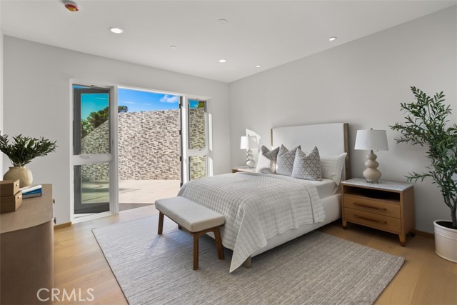 31 N Vista De Catalina, Laguna Beach CA: https://media.crmls.org/medias/3f459d27-0c5b-4859-8246-2c36b05b61e3.jpg