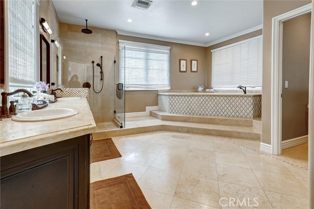 Detail Gallery Image 35 of 65 For 4751 Topeka Dr, Tarzana,  CA 91356 - 5 Beds | 6 Baths