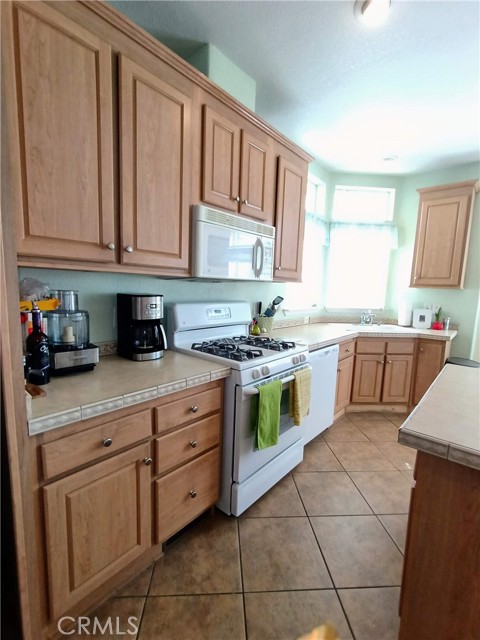 Detail Gallery Image 9 of 40 For 17640 Corkill #40 Rd #40,  Desert Hot Springs,  CA 92241 - 3 Beds | 2 Baths