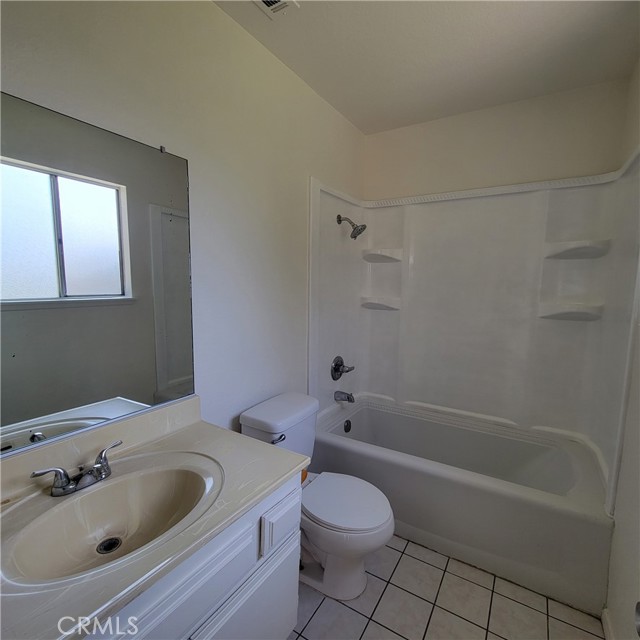 17435 Ramona Avenue, Fontana CA: https://media.crmls.org/medias/3f474a35-fb0e-4224-a121-7aaef7d05cb8.jpg
