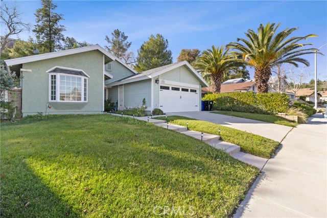 Detail Gallery Image 2 of 42 For 27945 Sycamore Creek, Valencia,  CA 91354 - 4 Beds | 2 Baths