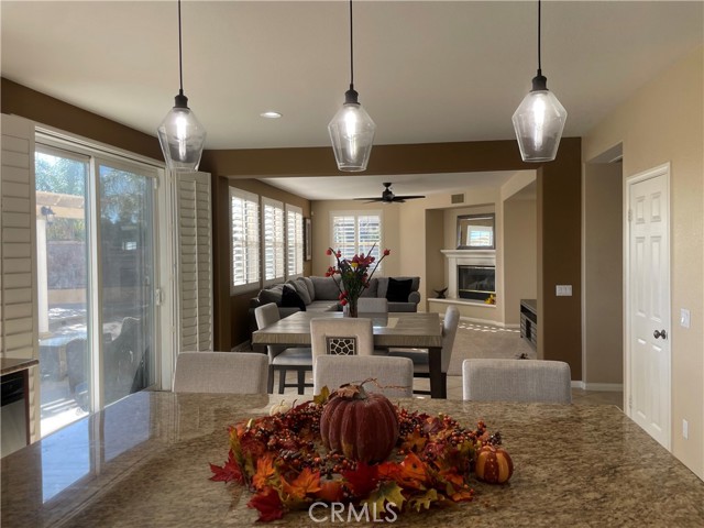 Detail Gallery Image 14 of 34 For 8017 Armagosa Dr, Riverside,  CA 92508 - 4 Beds | 3/1 Baths