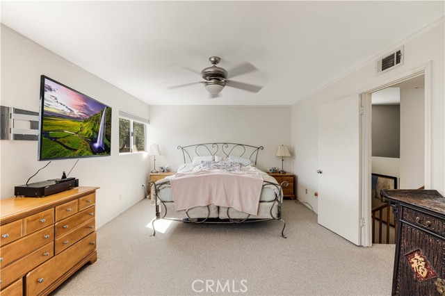 Detail Gallery Image 10 of 19 For 18128 Killion St #2,  Tarzana,  CA 91356 - 2 Beds | 2/1 Baths